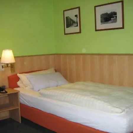 招待所 盖斯托斯乐巴克沃尔德酒店 Laubach (Giessen)