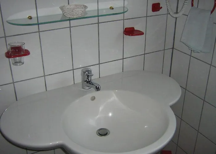 盖斯托斯乐巴克沃尔德酒店 Laubach (Giessen)